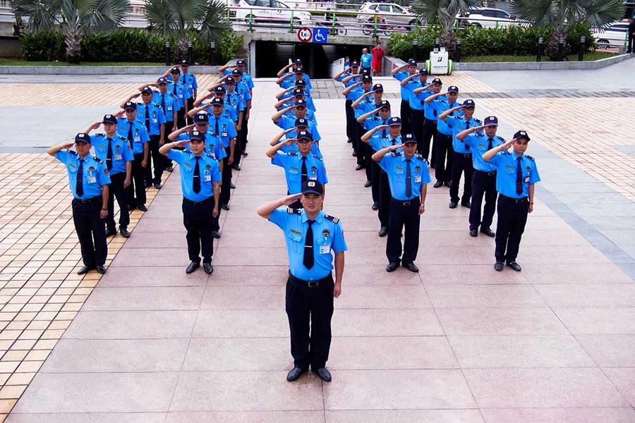 Đội ngũ bảo vệ siêu thị của Thắng Lợi